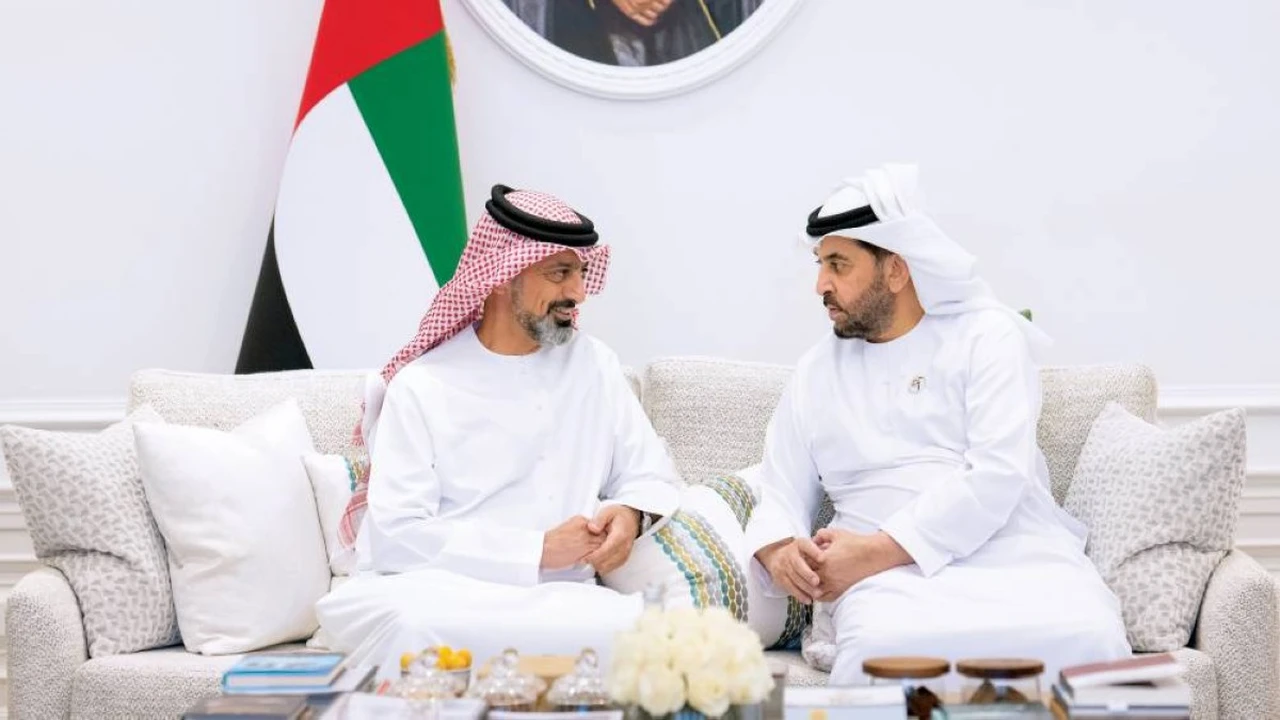 عمق الروابط الأخوية التي تجمع أبناء الإمارات في نسيج وطني واحد وحديث المتحدثين